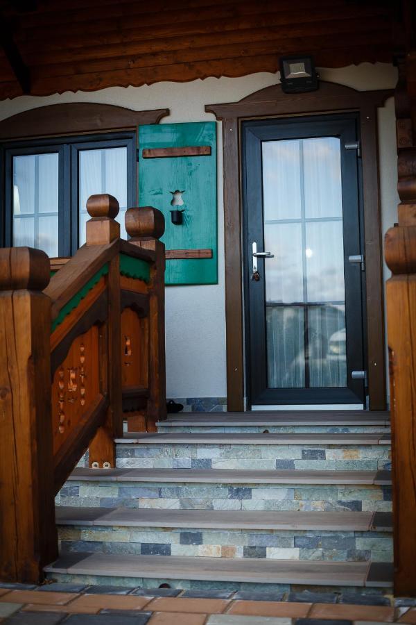 Hotel Colt De Austria Câmpulung Moldovenesc Exterior foto